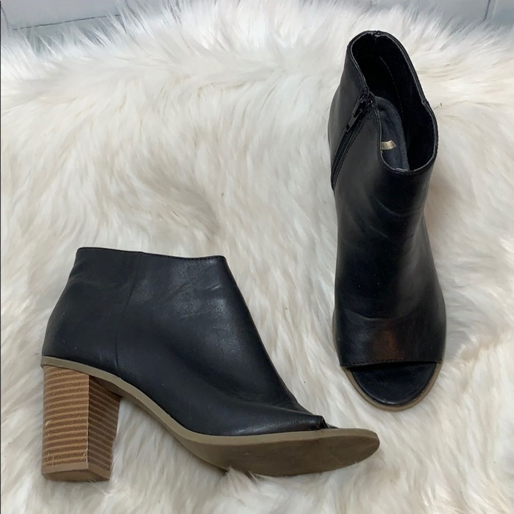 Report Pamela‎ Black Leather Open Toe Booties Sz 7